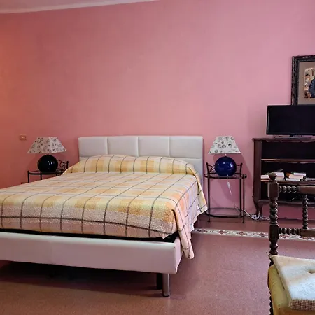 Luisa - In The Heart Of Apartment
